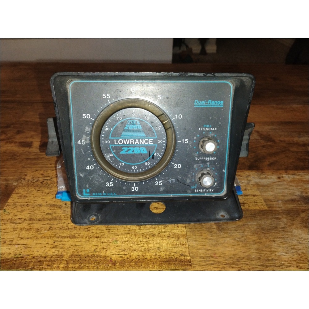 Lowrance System 2000 2260C Fish Finder Head Unit with Transducer
